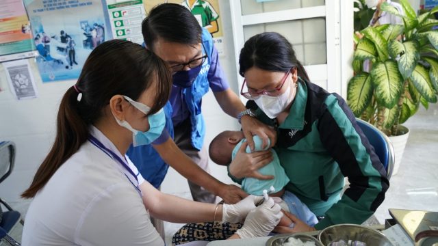 WHO and UNICEF encouraging efforts in Viet Nam to catch up on routine childhood vaccinations